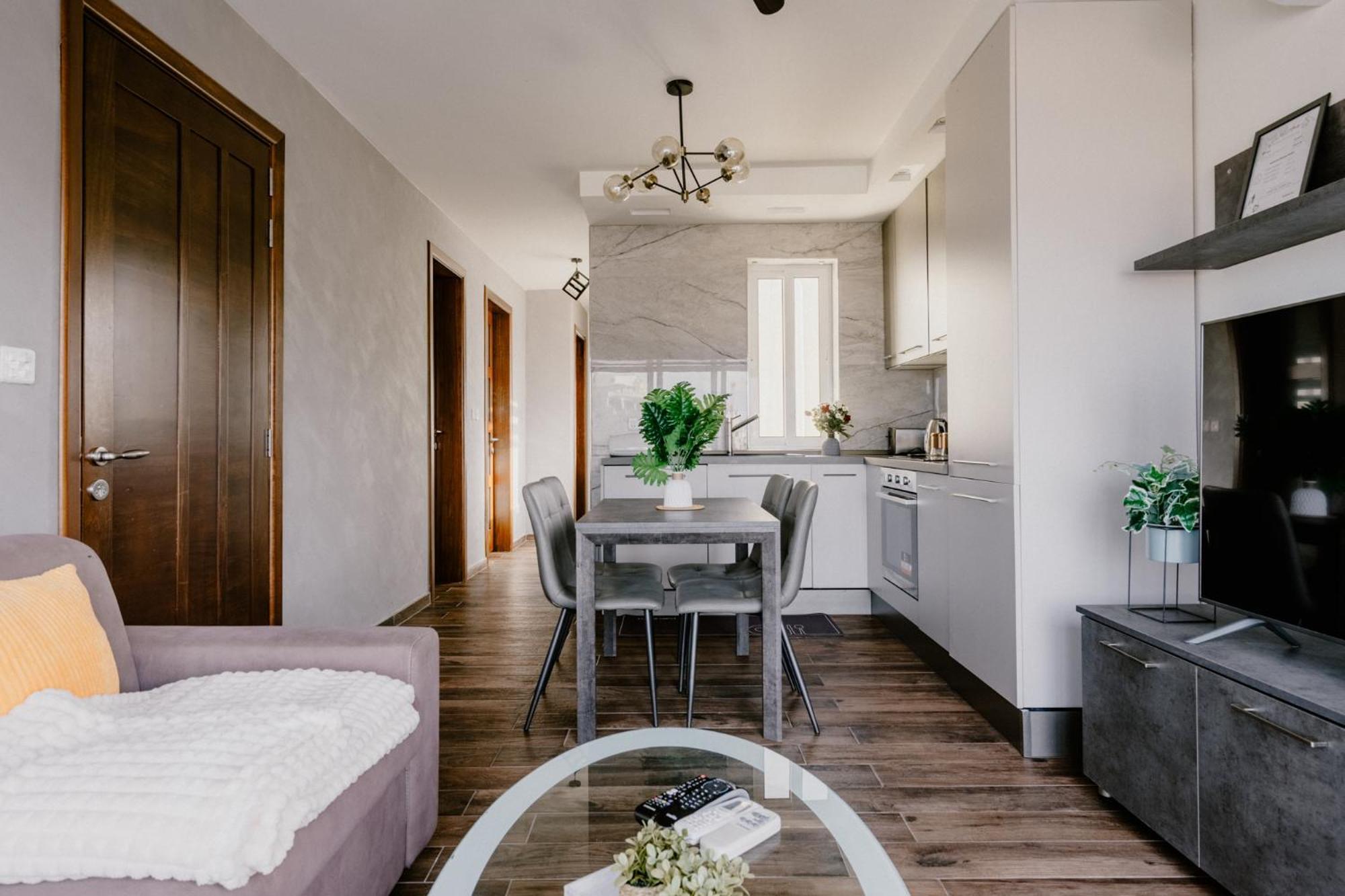 Апартаменти La88 Bayview Penthouse With Jacuzzi Сліма Екстер'єр фото
