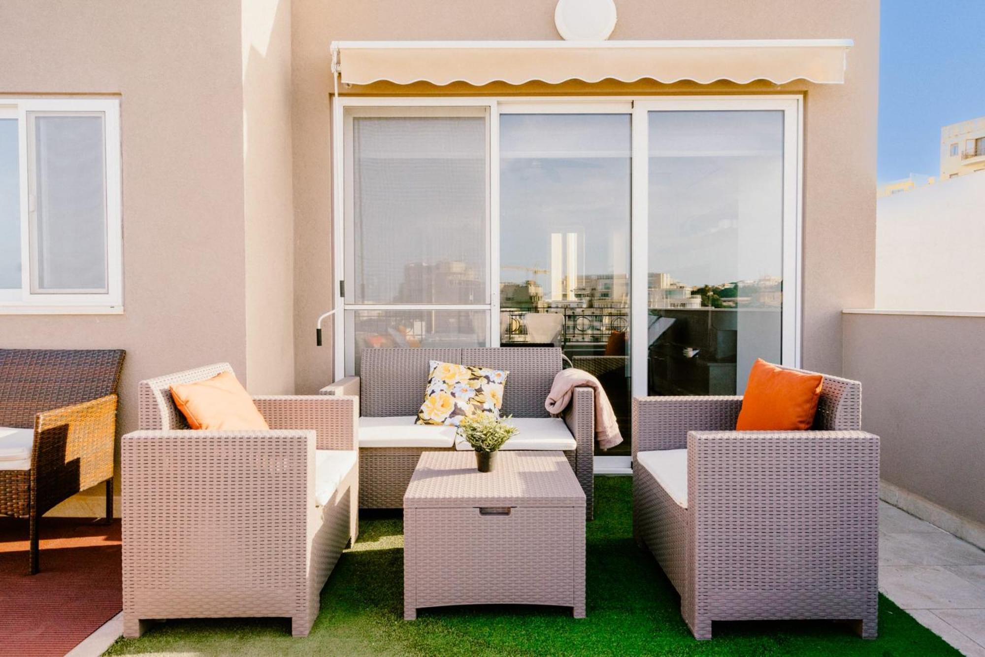 Апартаменти La88 Bayview Penthouse With Jacuzzi Сліма Екстер'єр фото