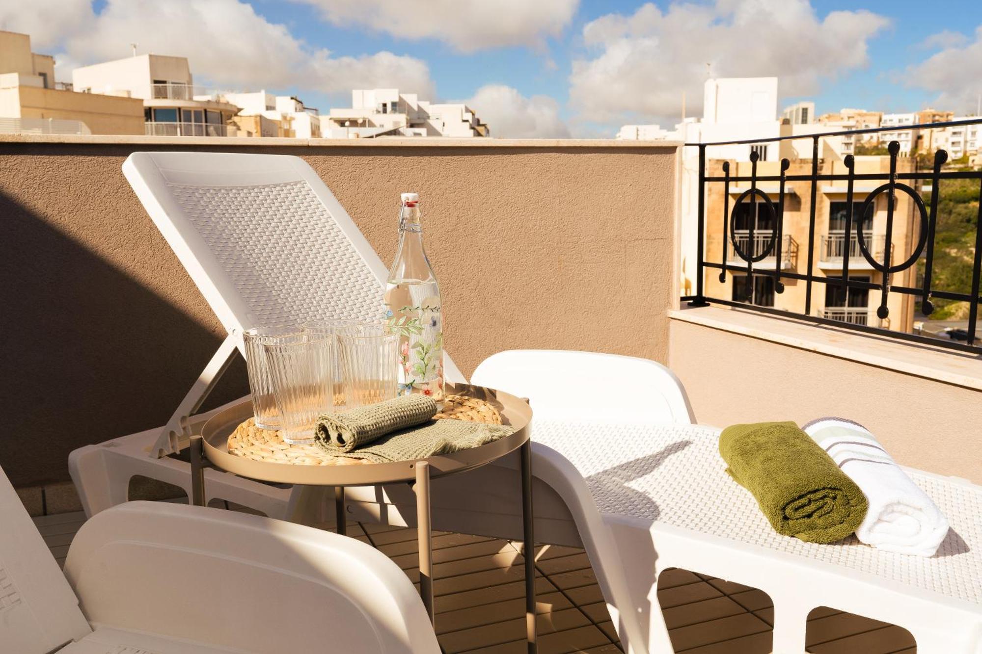Апартаменти La88 Bayview Penthouse With Jacuzzi Сліма Екстер'єр фото