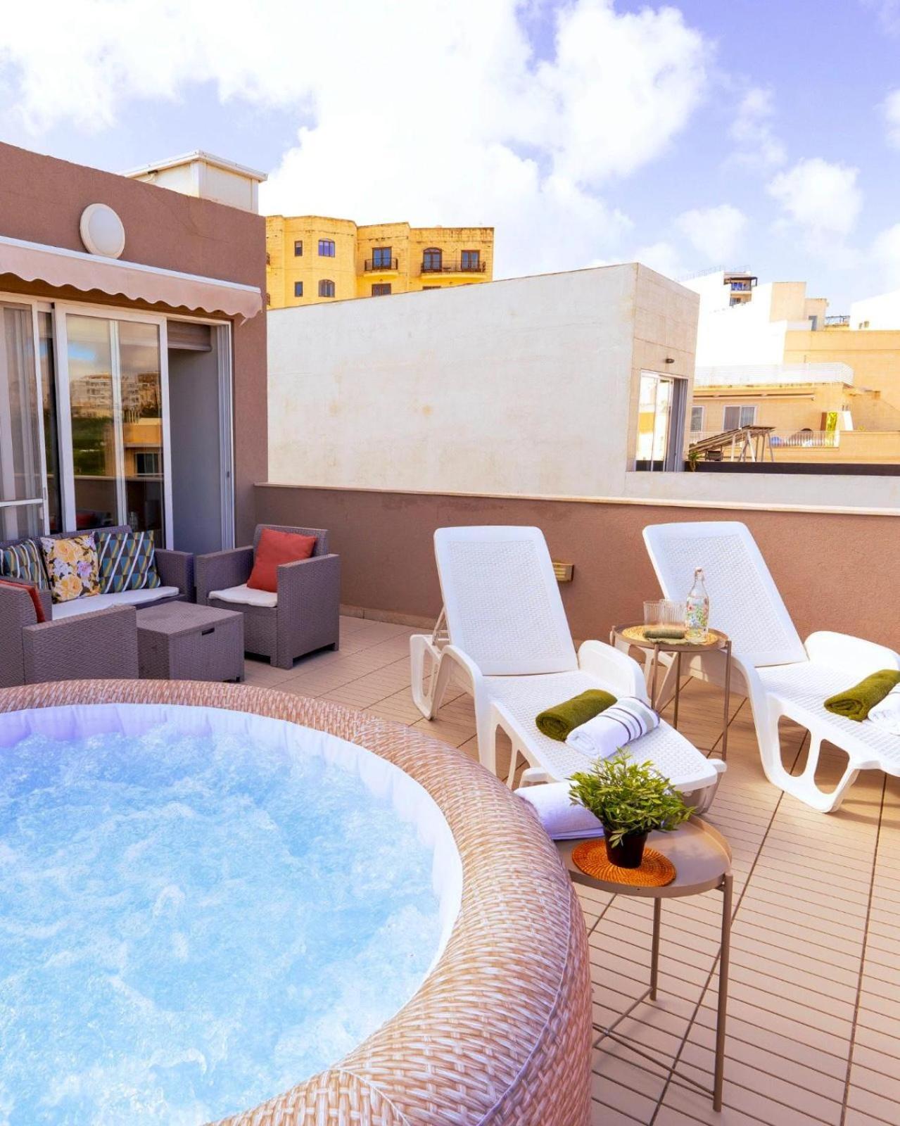 Апартаменти La88 Bayview Penthouse With Jacuzzi Сліма Екстер'єр фото